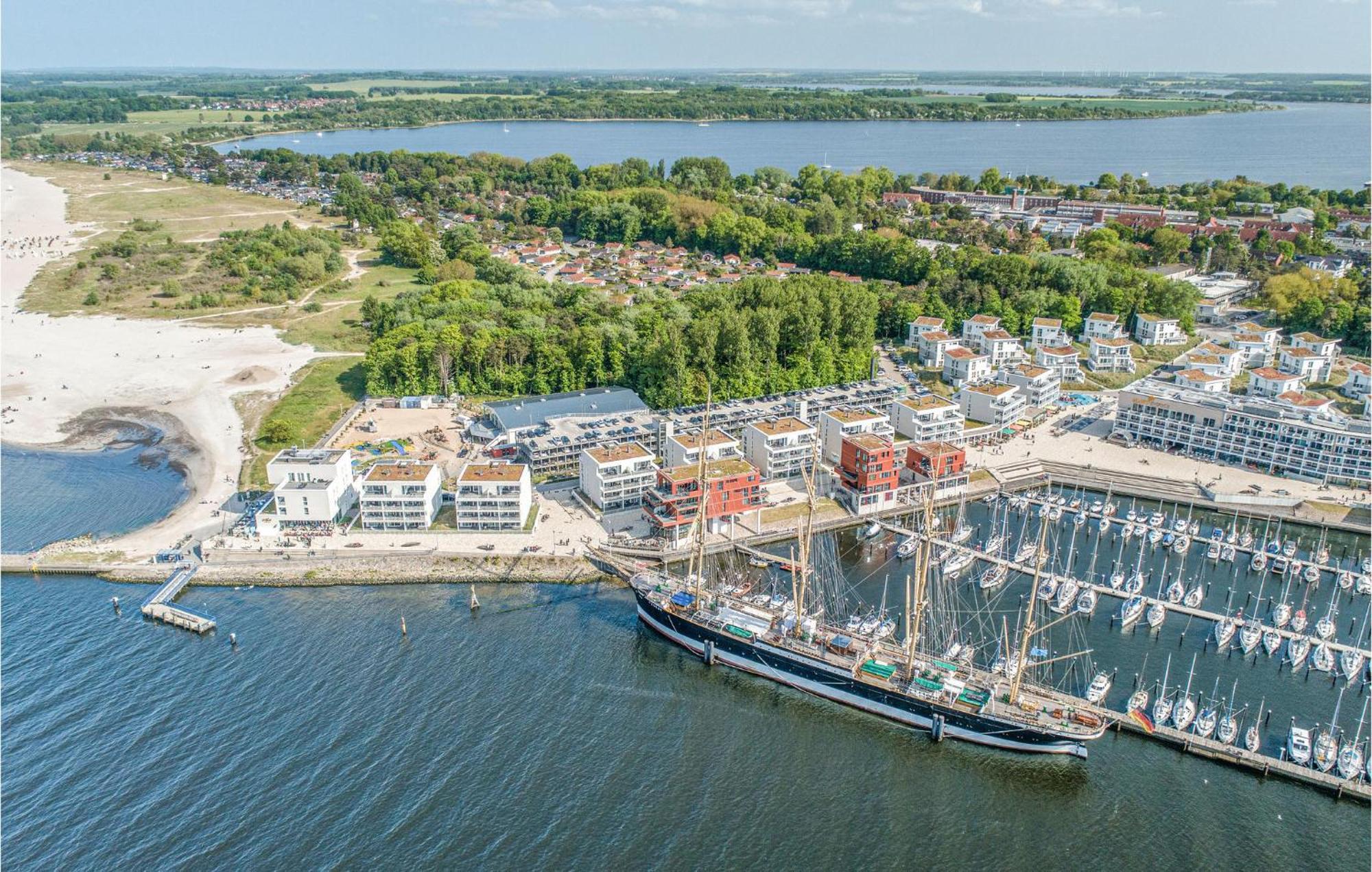 2 Bedroom Awesome Apartment In Luebeck Travemuende Bagian luar foto
